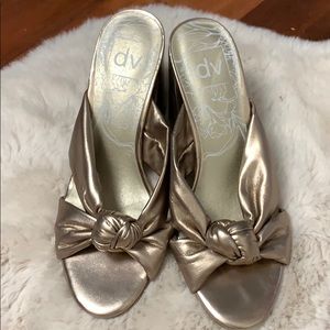 ✨ DV Gold sandals
